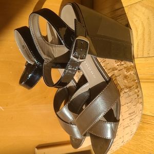 CHINESE LAUNDRY Platform Sandals (6M)